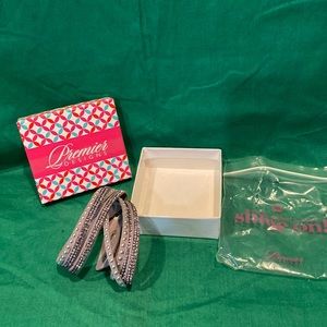 🩰 NIB Premier Designs Trendy  Gray Suede Silver Stones  Wrap Bracelet Jewelry